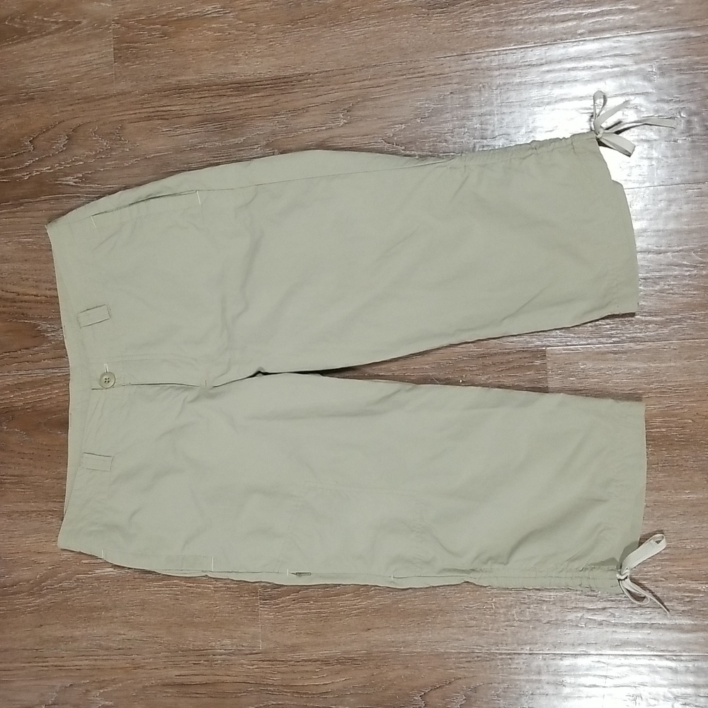 (8) Eddie Bauer Cargo Kakhi Capri Lightweight Outdoor Activewear Hiking Camping
